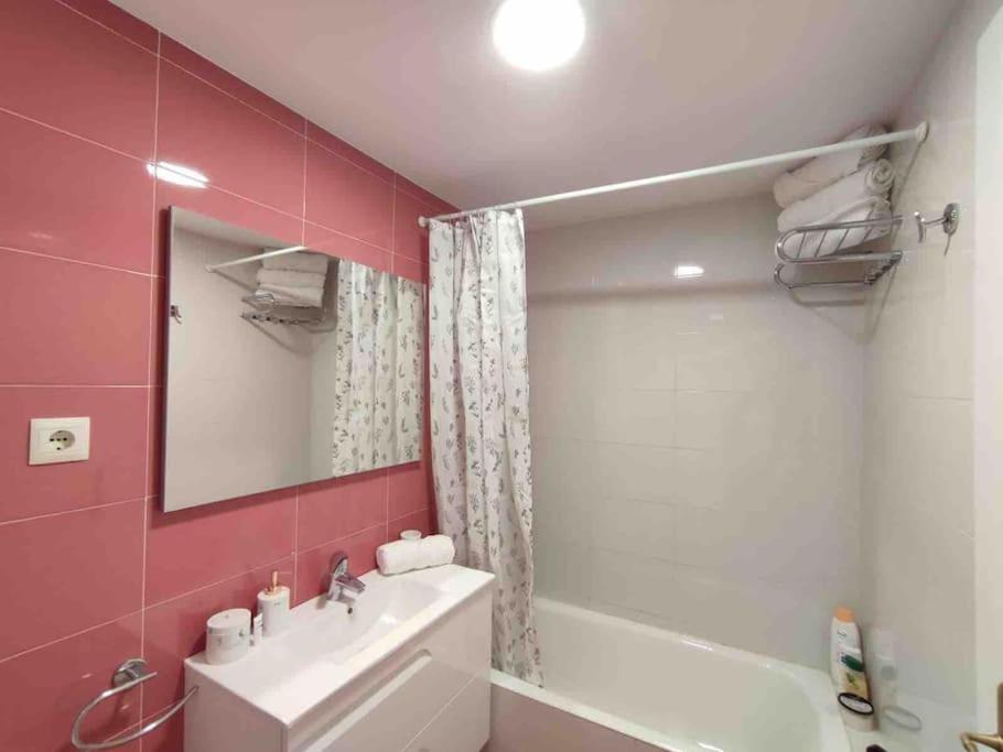 Exclusivo Apartamento Con Aparcamiento Gratuito Ларедо Экстерьер фото